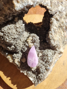 Cabochon Kunzite