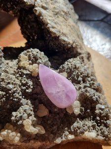 Cabochon Kunzite