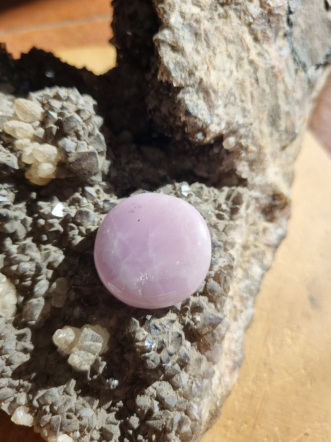 Cabochon Kunzite