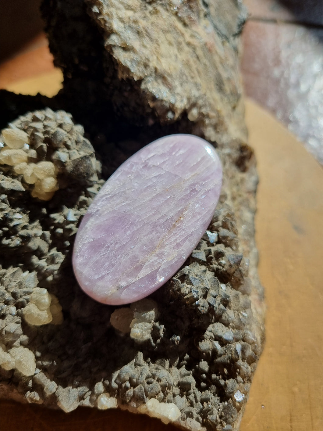 Cabochon Kunzite