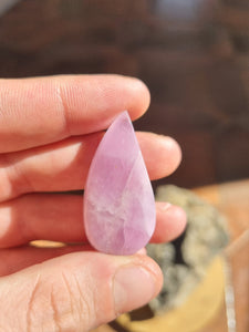 Cabochon Kunzite