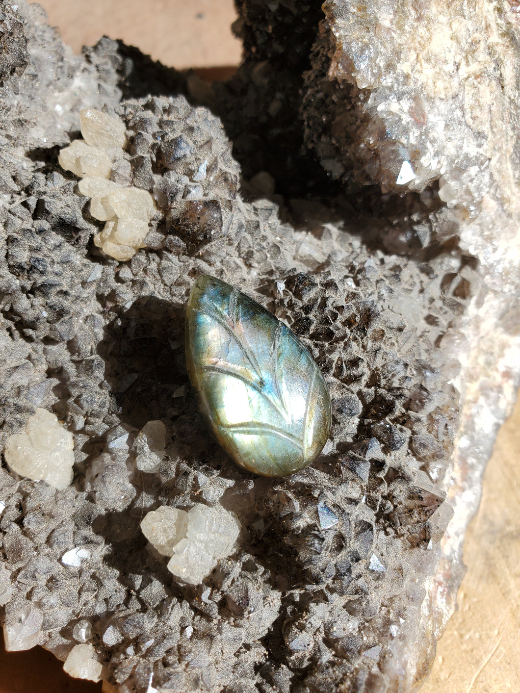 Cabochon Labradorite gravée