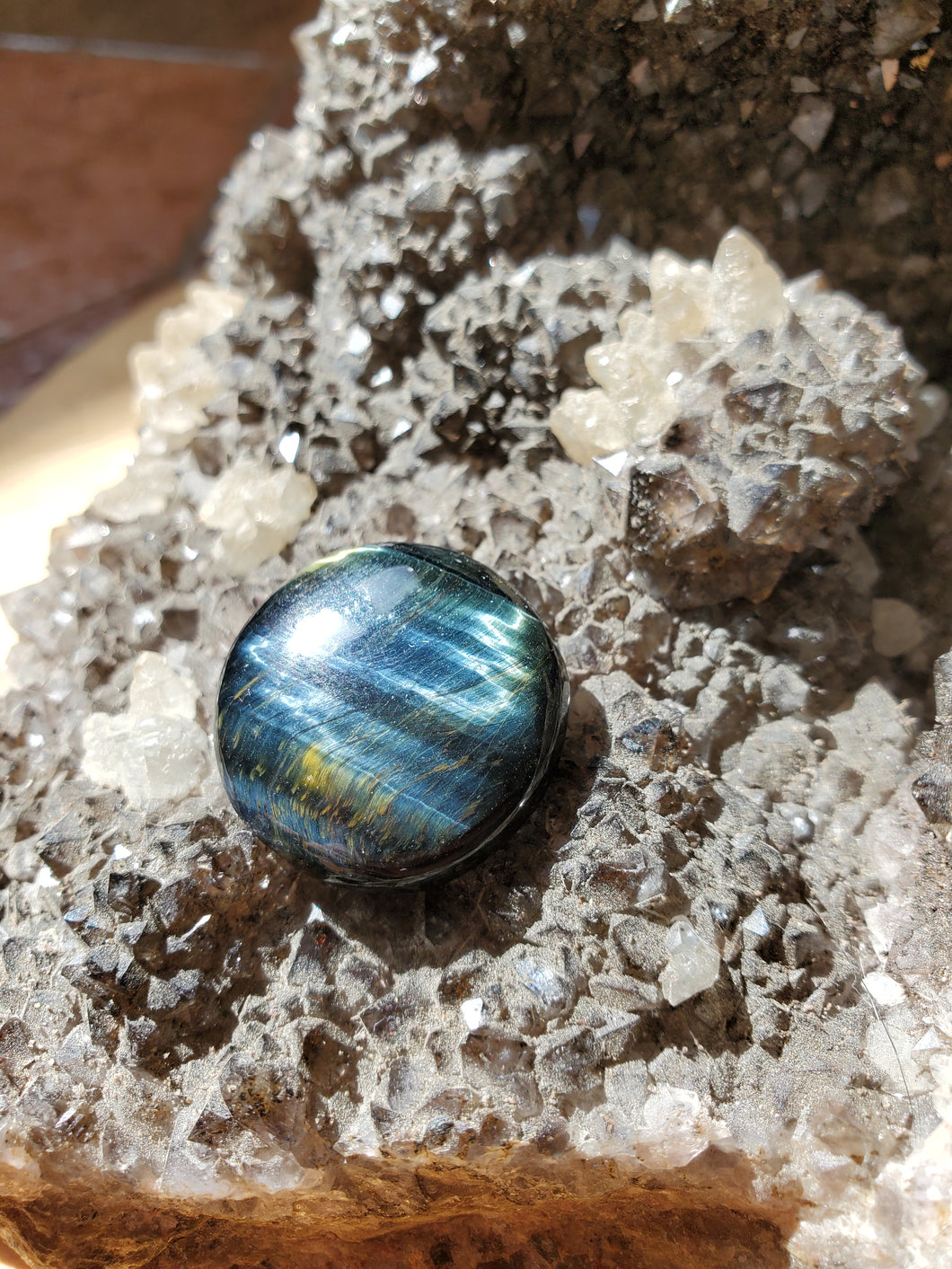 Cabochon Oeil de Faucon