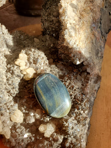 Cabochon Oeil de Faucon