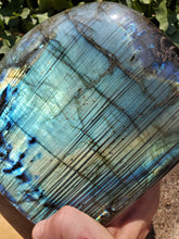 Charger l&#39;image dans la galerie, Labradorite freeform pierre de collection ( 3 KG)
