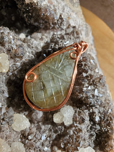 Labradorite gravée et cuivre pendentif