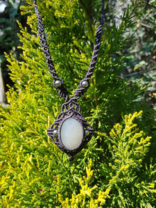 Collier macramé Leia - pierre de lune collaboration Margarites Créa Nature