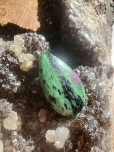 Cabochon Rubis Zoïsite