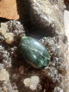 Cabochon Séraphinite