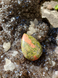 Cabochon Unakite